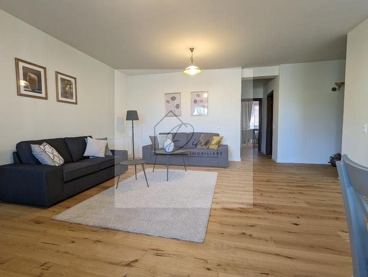 Apartament cu 3 camere decomandat, mobilat în Central