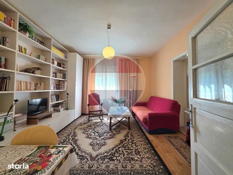 Casă cu 4 camere în Central