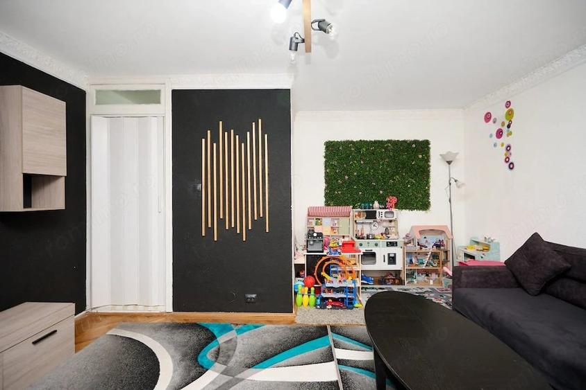 Apartament cu 3 camere decomandat în Găvana