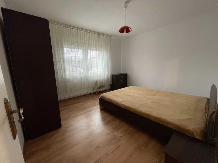 Apartament cu 2 camere decomandat în Plopilor