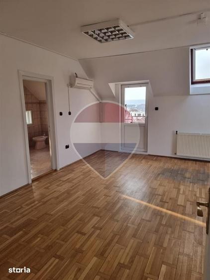 Casă cu Teren 700 Mp în Zorilor
