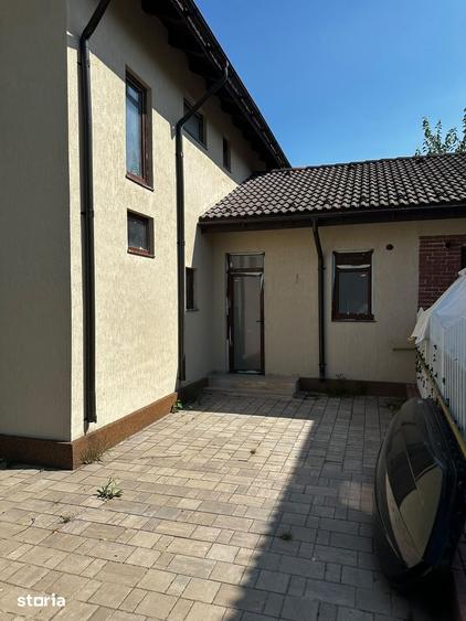 Casă cu 5 camere cu Teren 483 Mp în Corbeanca