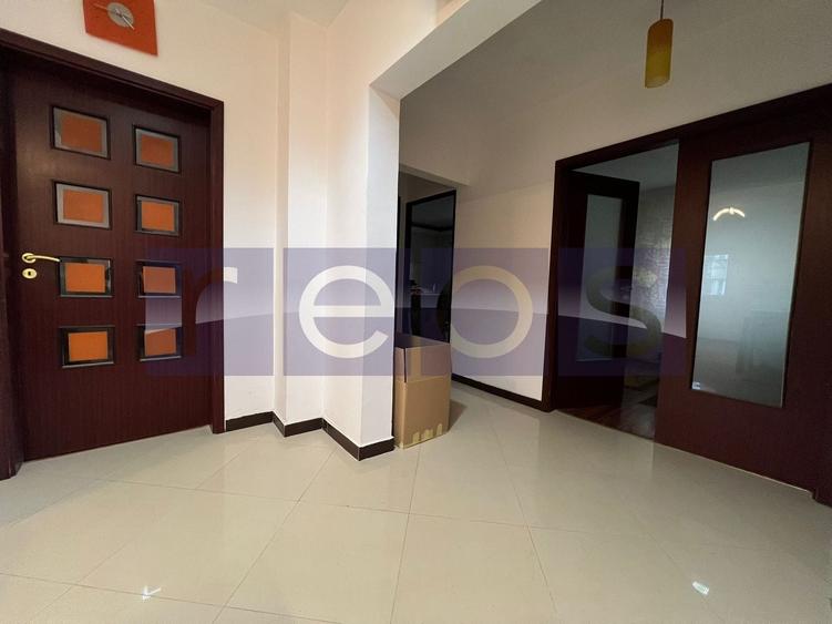 Apartament cu 4 camere decomandat în Nerva Traian