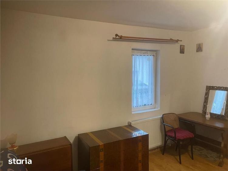 Casă cu 2 camere decomandat cu Teren 300 Mp în Tache