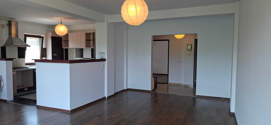 Apartament cu 2 camere decomandat în Bucium