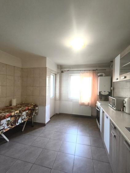Apartament cu 3 camere decomandat în Bragadiru