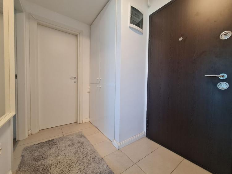 Apartament cu 3 camere semidecomandat în Ștefăneștii de Jos