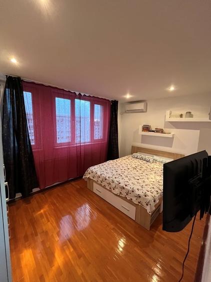 Apartament cu 3 camere semidecomandat în Dristor