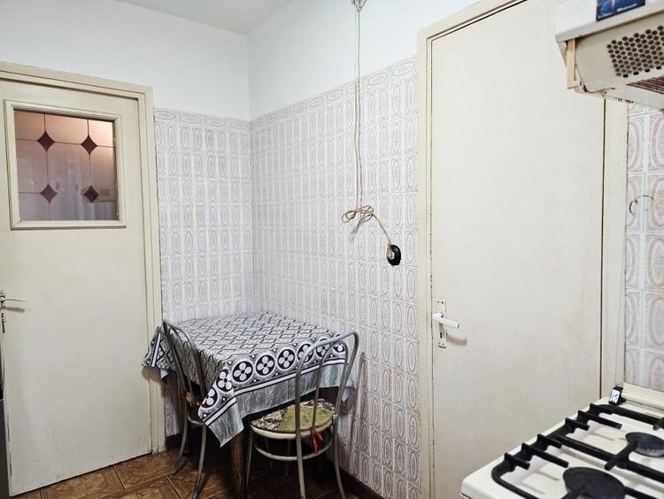Apartament cu 4 camere decomandat, mobilat în Vest