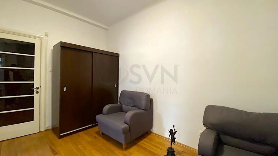 Apartament cu 3 camere semidecomandat în Unirii