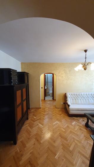 Apartament cu 2 camere semidecomandat, mobilat în Drumul Taberei