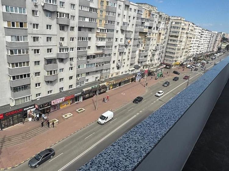 Apartament cu 3 camere decomandat în George Enescu