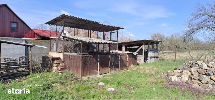 Casă cu 3 camere decomandat cu Teren 4636 Mp în Central