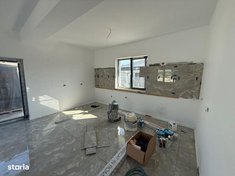 Casă cu 4 camere cu Teren 400 Mp în Clinceni