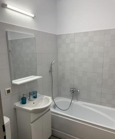 Apartament cu 2 camere semidecomandat, mobilat în Păcii