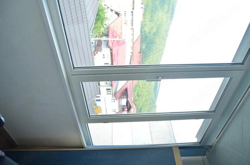 Sinaia-Vanzare apartament cu trei camere- mobilat si utilat - 2