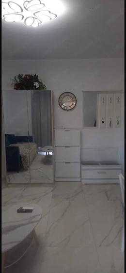 Garsonieră decomandată în Central