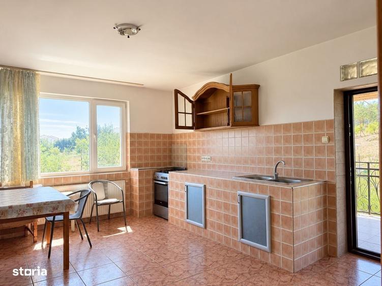 Casă cu 4 camere cu Teren 1000 Mp în Central