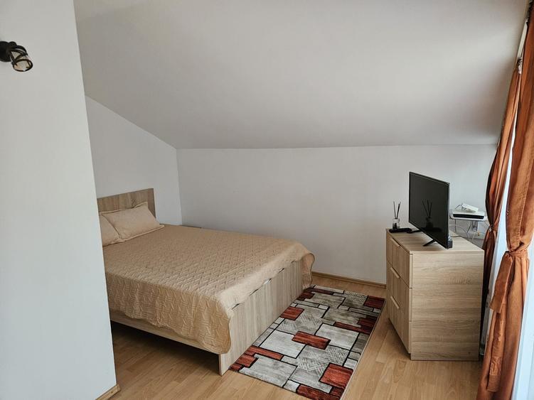Casă cu 4 camere în Uiasca
