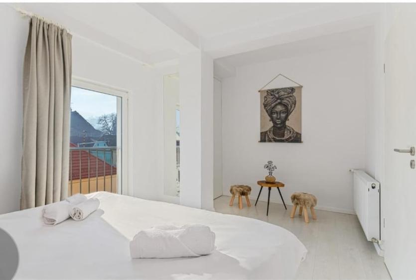 Apartament cu 2 camere decomandat în Centrul Istoric