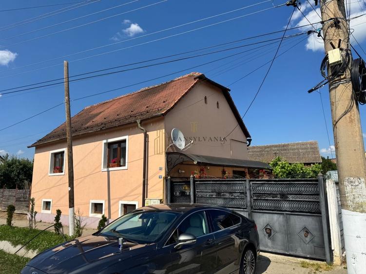 Casă individuală cu 4 camere cu Canalizare în Cornățel