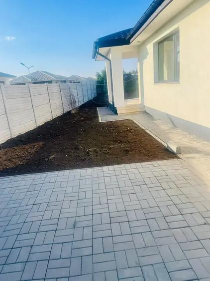 Casă individuală cu 4 camere cu Teren 528 Mp în Tamași