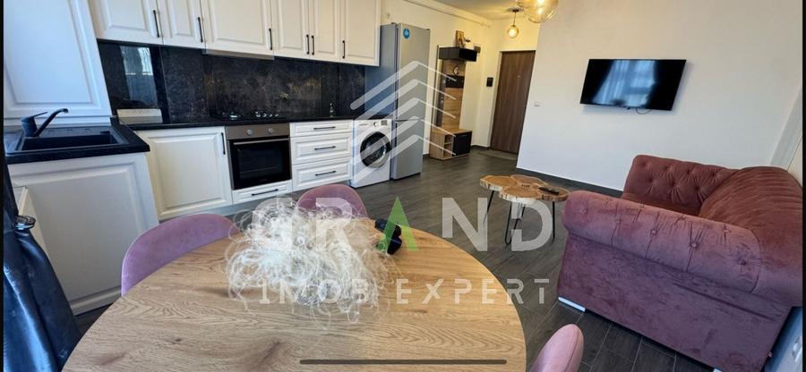 Apartament cu 3 camere semidecomandat, mobilat în Florești