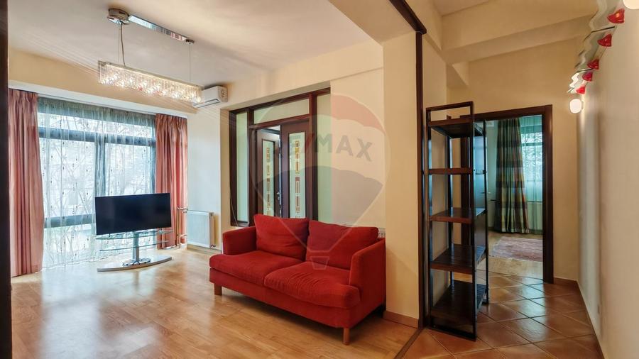 Apartament cu 3 camere decomandat, mobilat în Arcul de Triumf