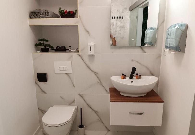 Apartament cu 3 camere decomandat în Florești