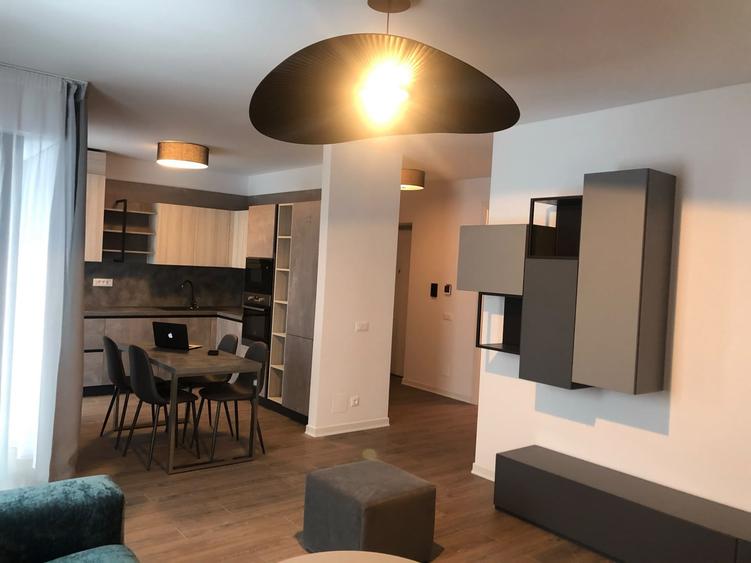 Apartament cu 2 camere decomandat, mobilat în Aviației