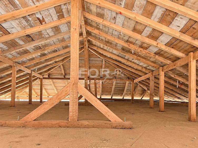 Casă cu 4 camere cu Teren 1290 Mp în Tulca