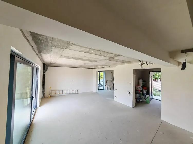Duplex cu 4 camere cu Canalizare în Corbeanca