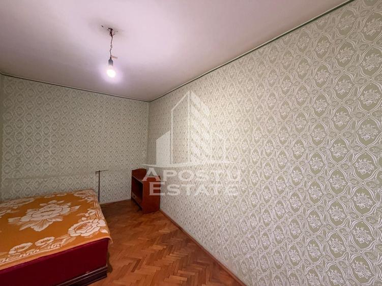 Apartament cu 2 camere semidecomandat, mobilat în Central