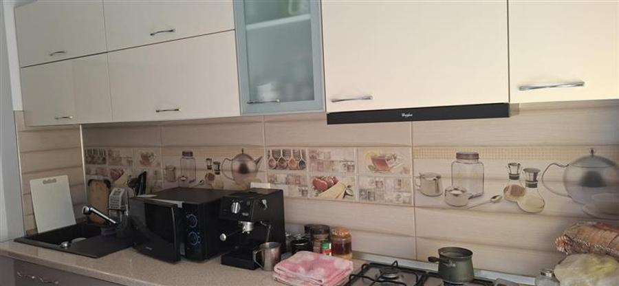 Apartament 2 camere decomandat , an constructie 1985, situat in cartierul Tei - 22