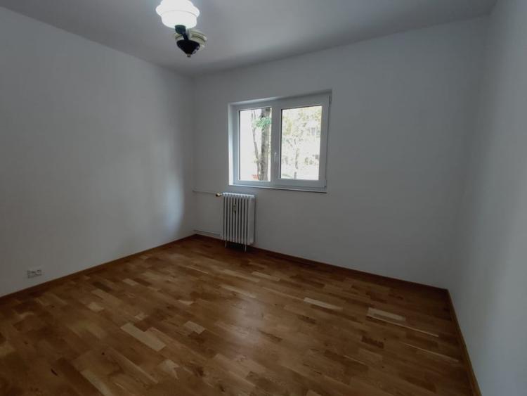 Apartament cu 2 camere decomandat în Nicolina