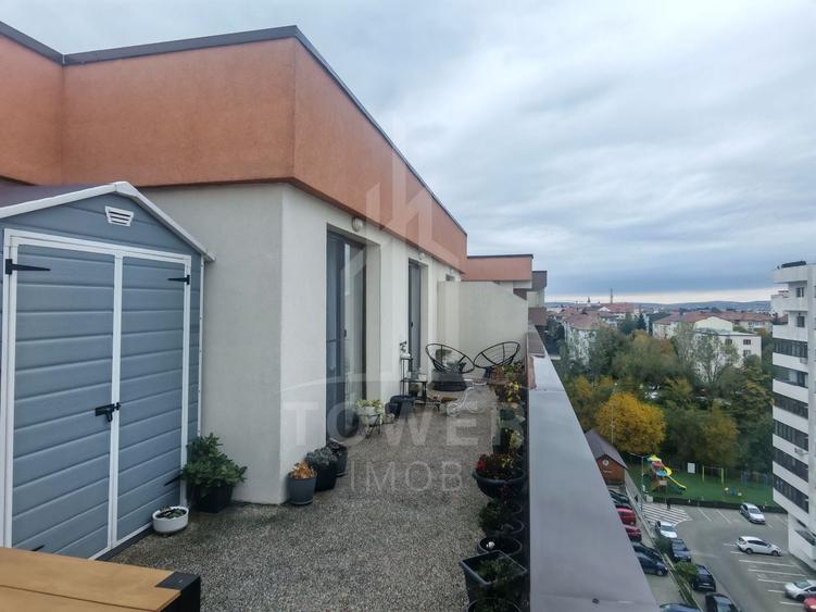 Penthouse cu 4 camere decomandat, mobilat în Mihai Viteazul