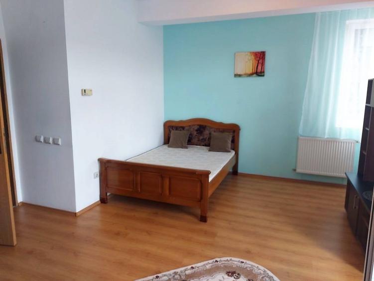 Garsonieră decomandată în Central