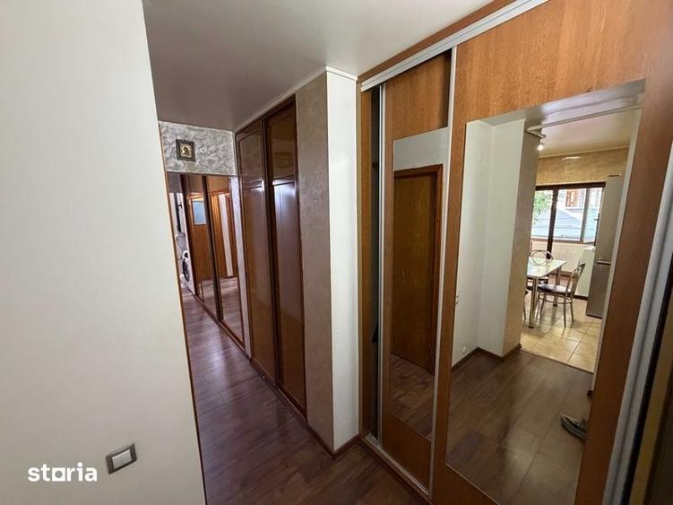 Apartament cu 3 camere în Calea București