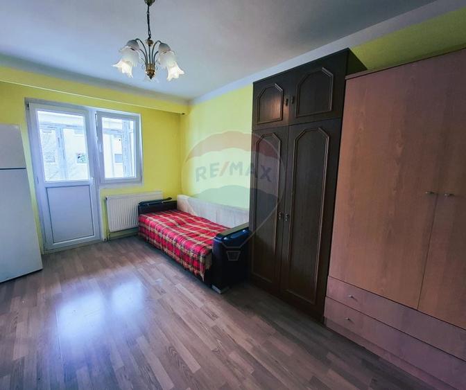 Garsonieră semidecomandată, mobilată în Vasile Aaron