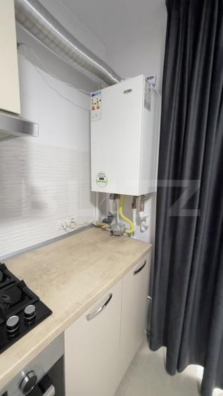 Apartament cu 3 camere semidecomandat, mobilat în Central