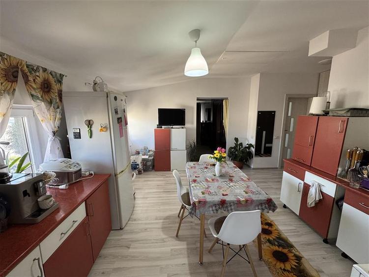 Apartament cu 2 camere decomandat în Decebal