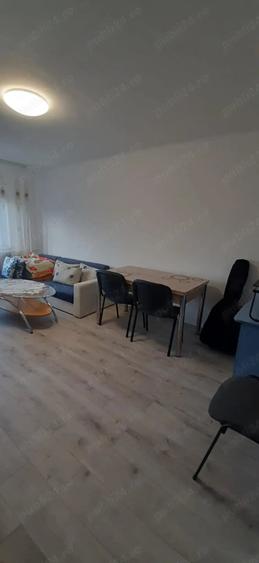 Apartament cu 3 camere decomandat în Lotus