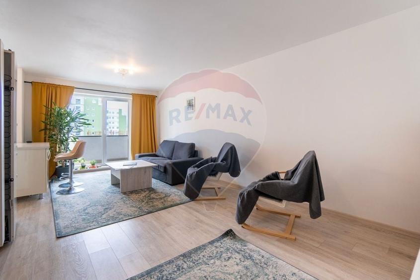 Apartament cu 3 camere decomandat, mobilat în Tractorul