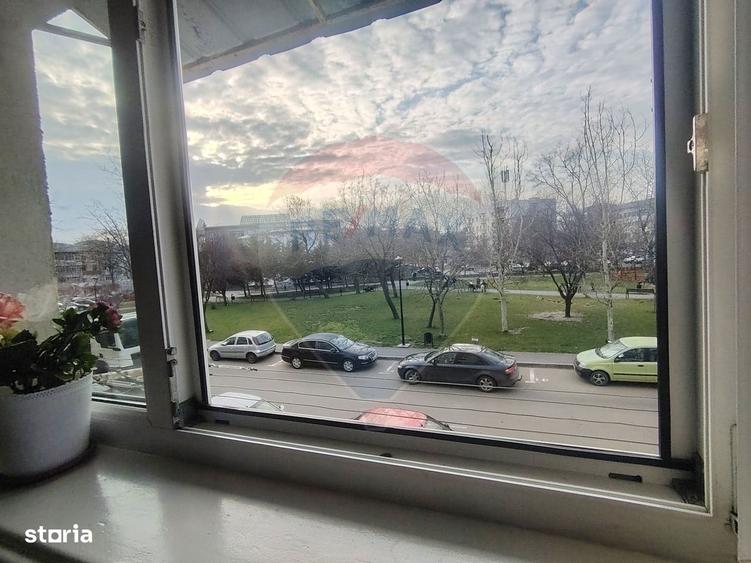 Apartament cu 2 camere decomandat, mobilat în Central