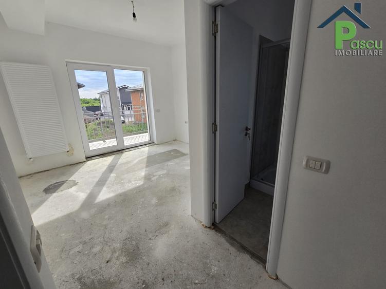 Casă cu 3 camere cu Canalizare în Central