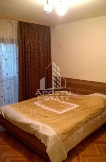 Apartament cu 3 camere decomandat, mobilat în Bucovina