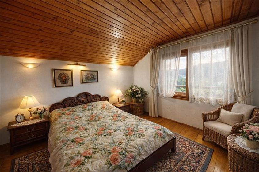 Casă individuală cu 8 camere cu Canalizare în Bran