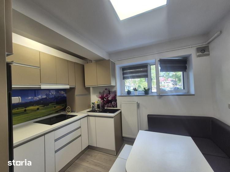 Apartament cu 3 camere decomandat în Central