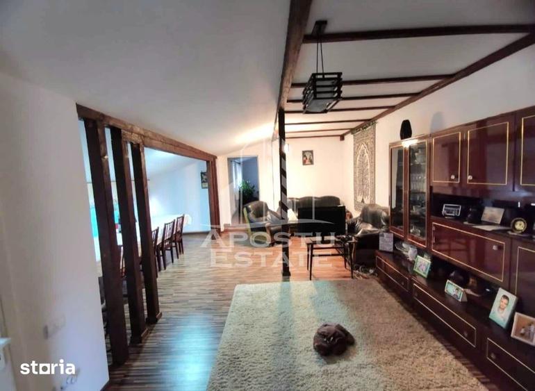 Casă cu 9 camere cu Teren 400 Mp în Sânnicolau Mare