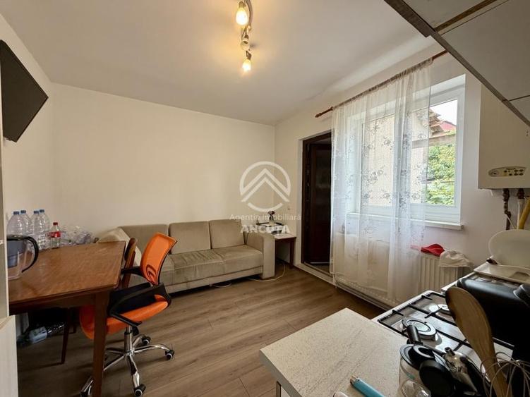 Casă cu 5 camere cu Canalizare în Dâmbul Rotund